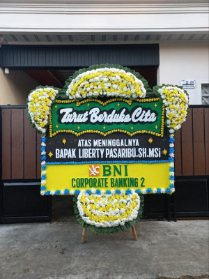 Papan Bunga Duka di Marpoyan Damai